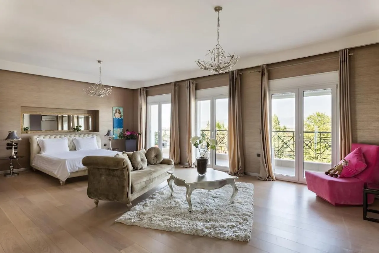 Villa Elena Peraía